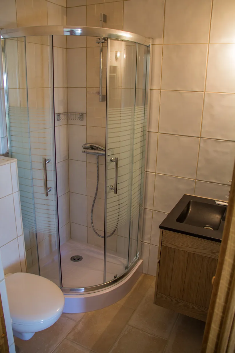 Makuuhuoneen WC/kylpyhuone